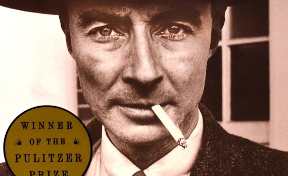 Book cover of American Prometheus by Kai Bird and Martin J. Sherwin