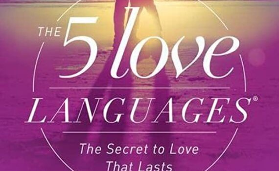 Book cover of The 5 love languages by Gary Chapman